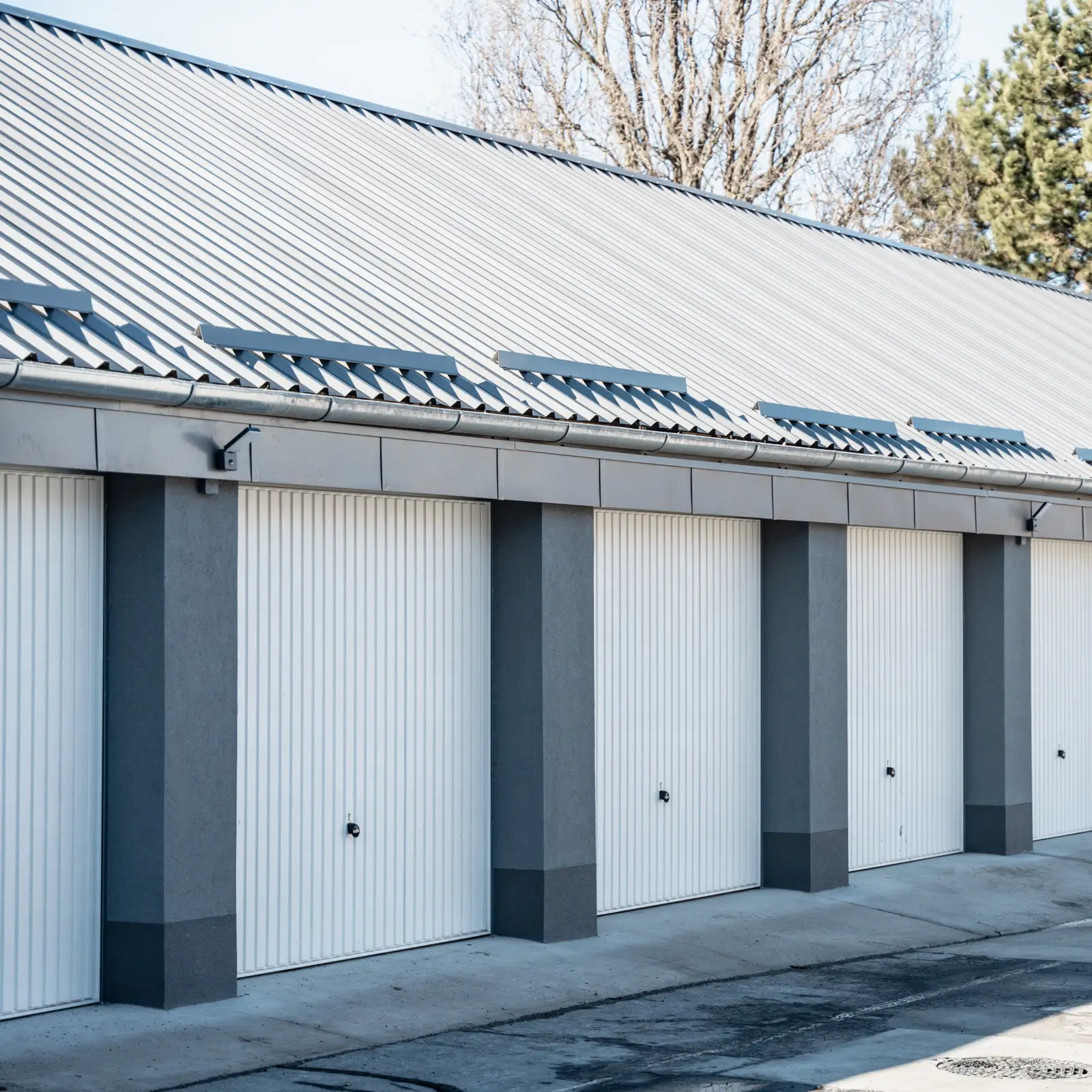 Yellow Store kiadó tárolók és garázsok különböző méretekben