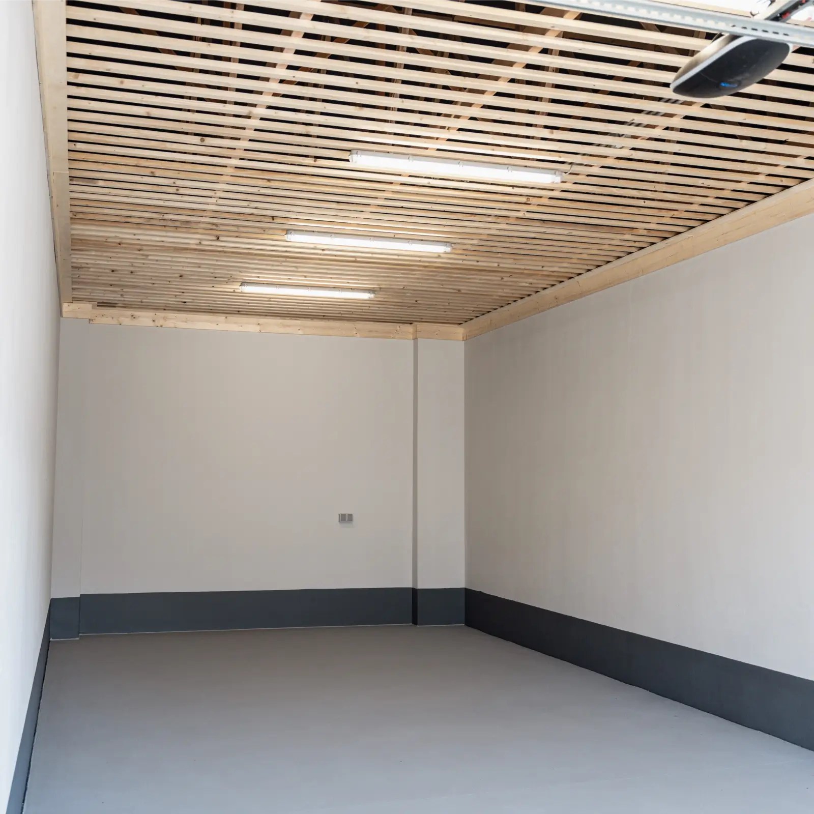 Kiadó Yellow Store M méretű tároló és garázs